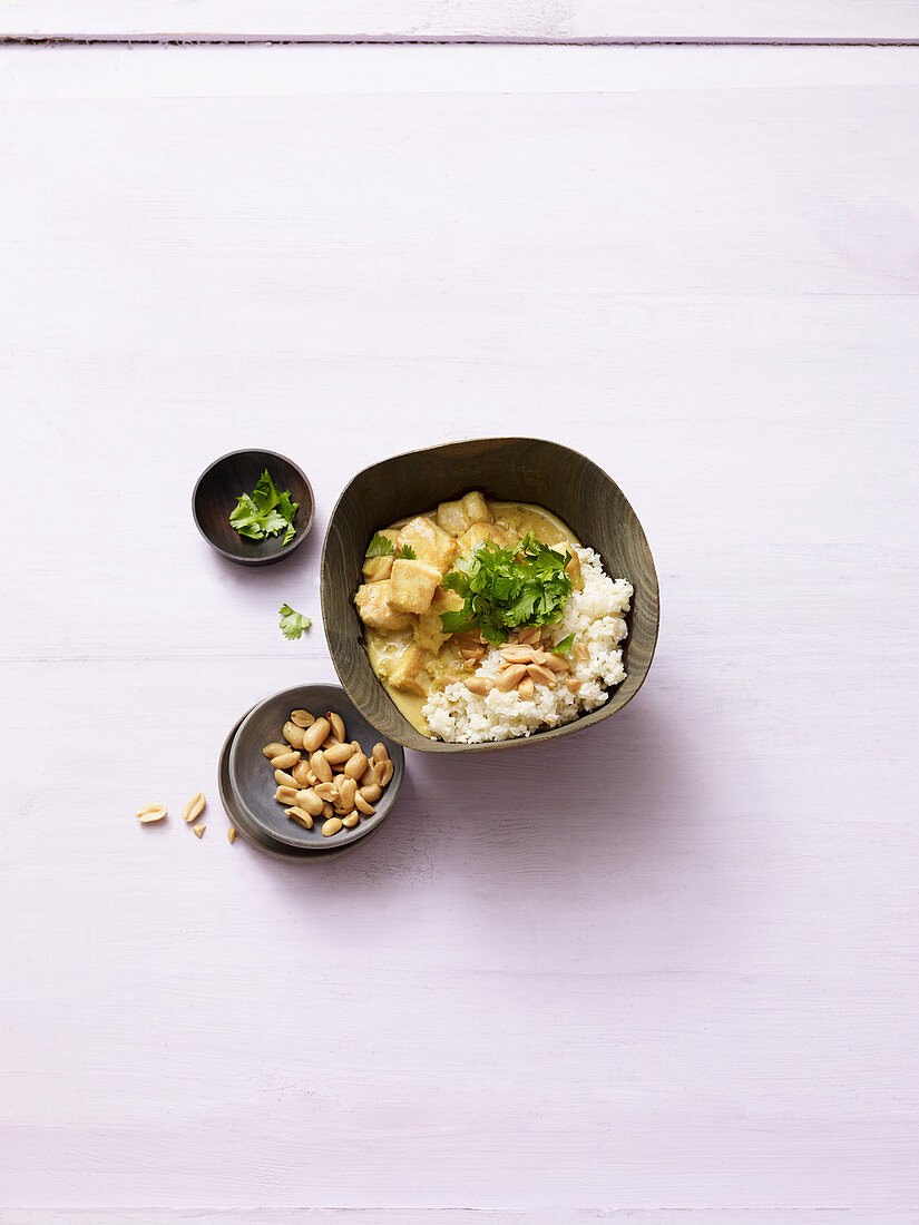 Chicken-Curry mit Erdnüssen (No Carb)