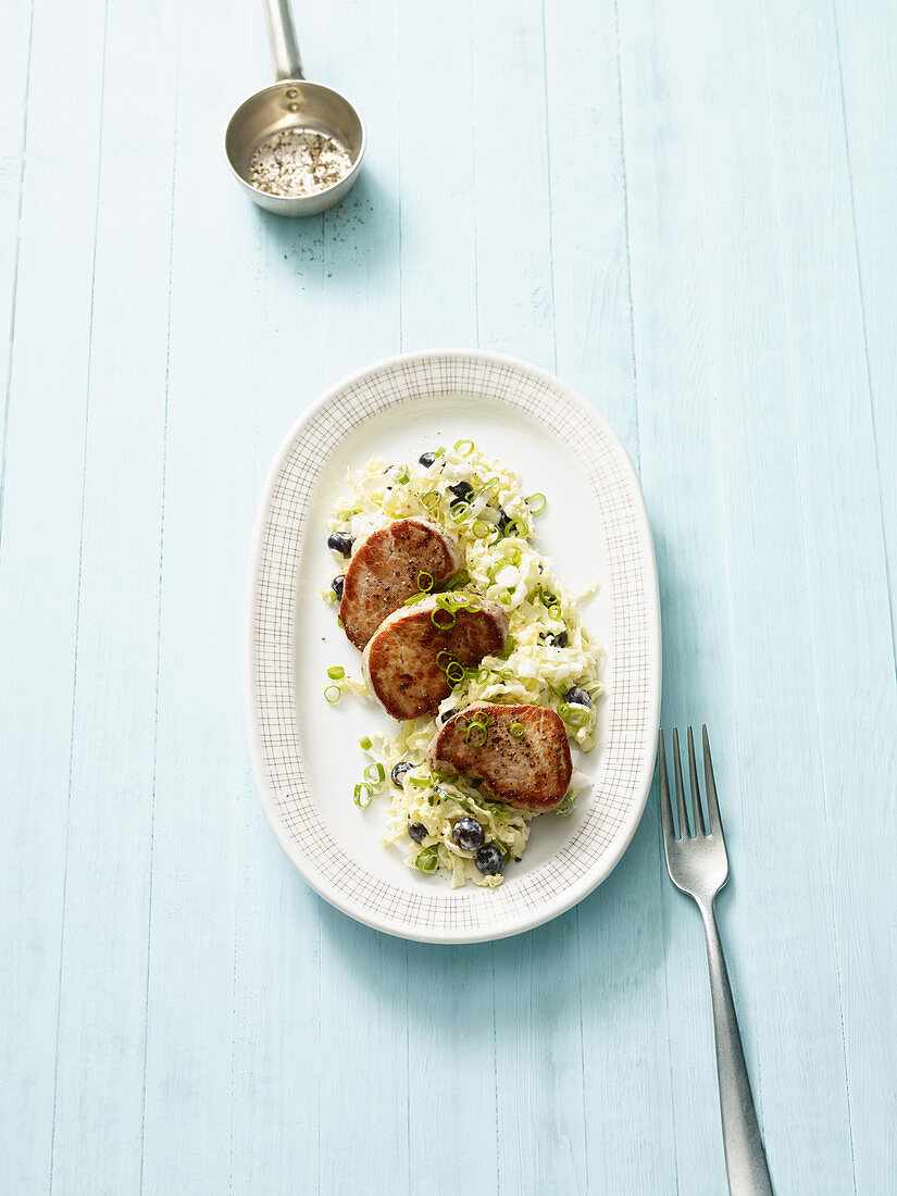 Schweinefilet mit Chinakohlsalat (No Carb)