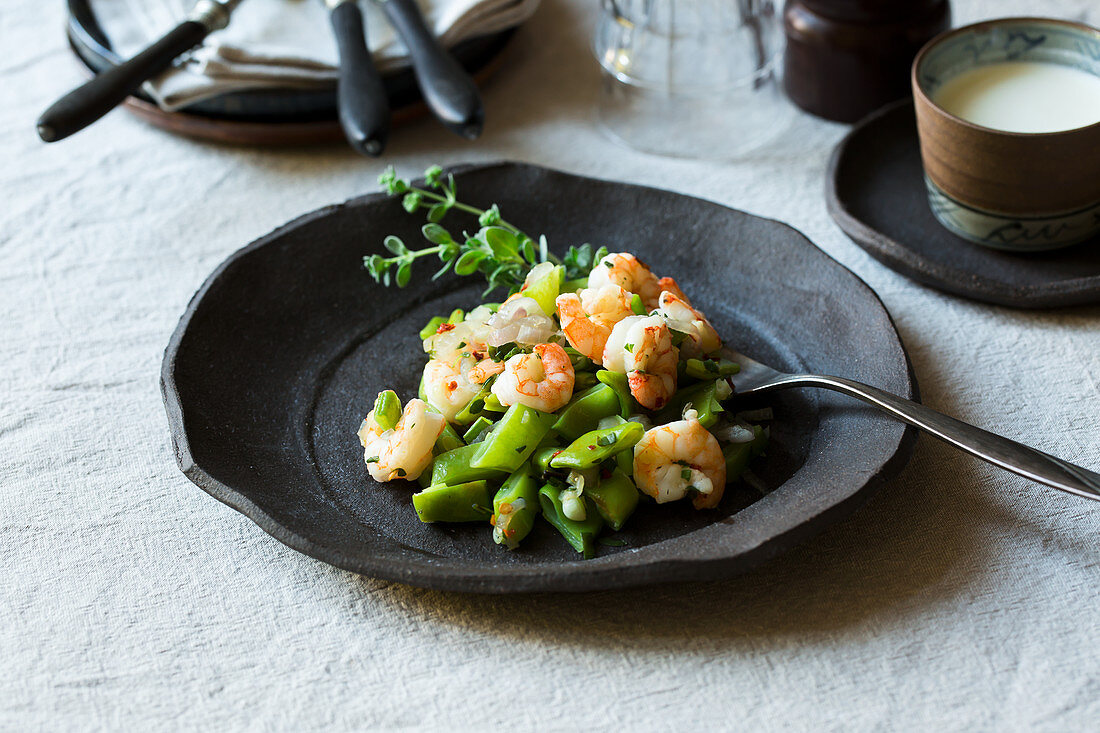 Steamed herb beans with prawns