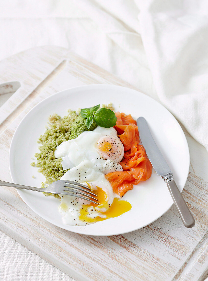 Poached eggs with smoked salmon and broccoli pesto quinoa