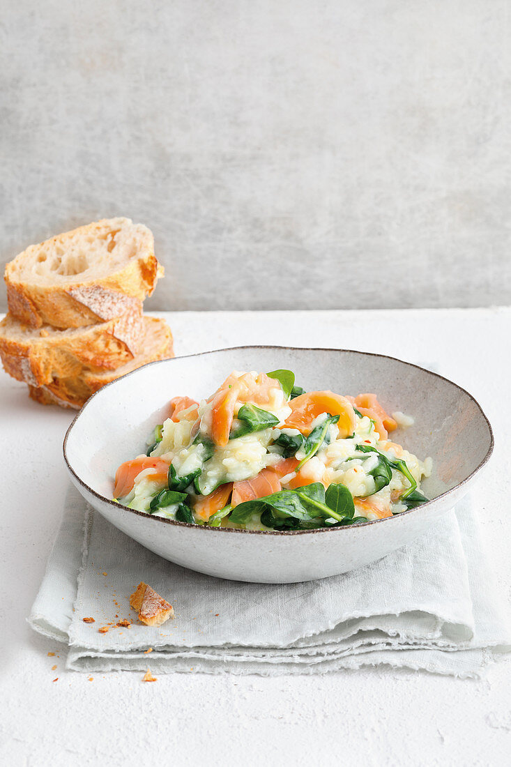 Spinach risotto with smoked salmon