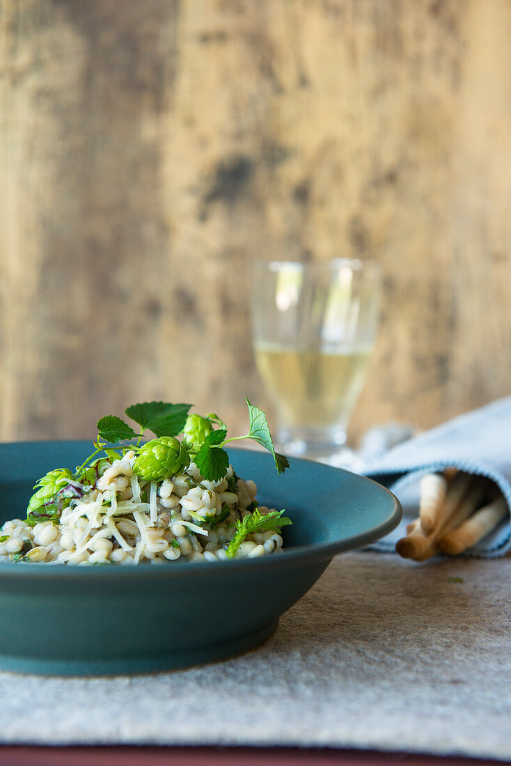 Gersten-Risotto mit Kräutern und Käse