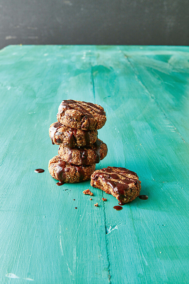 Hazelnut and fig cacao biscuits