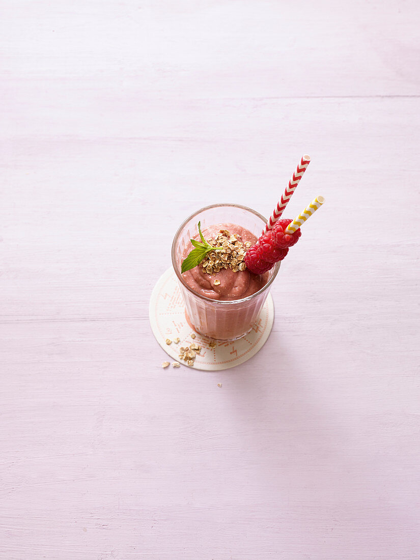 Oat smoothie with avocado and raspberries