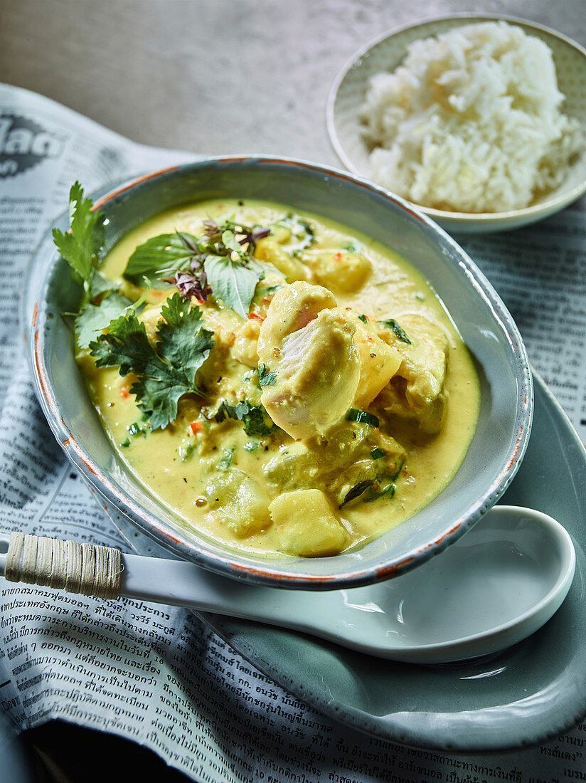 Yellow chicken curry with potatoes