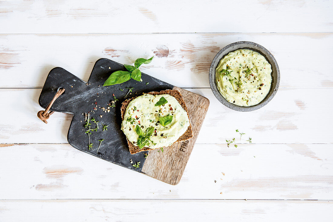 Glyx-Mix-Frischkäse mit Kräutern und Parmesan