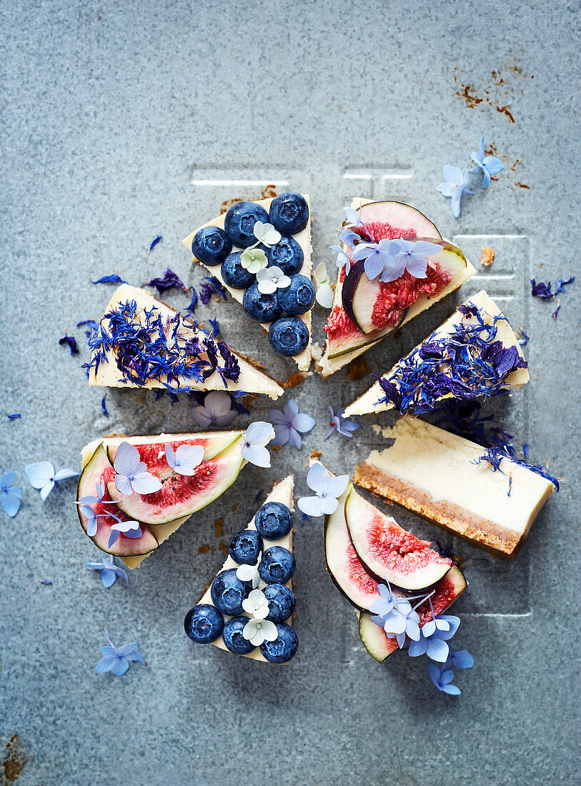 Cheesecake with fresh berries and figs