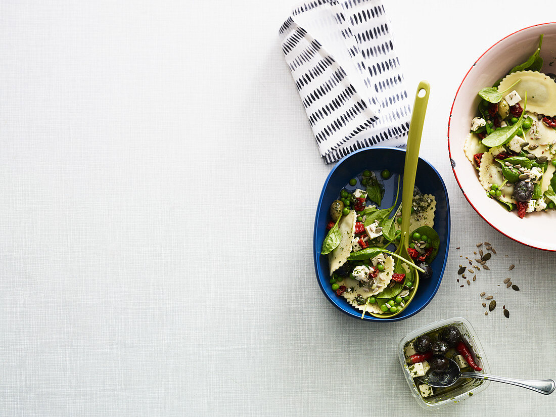 Cappelletti-Salat mit Erbsen 'To Go'