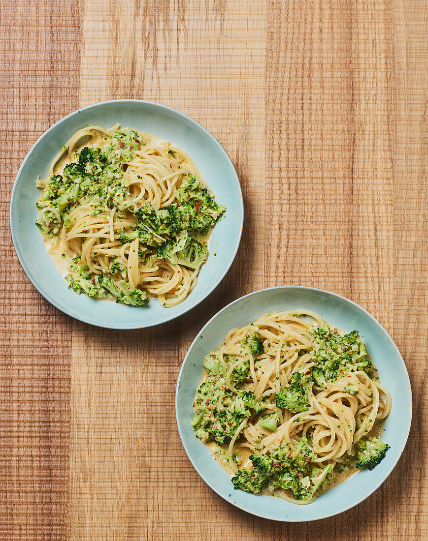 Chilli and broccoli spaghetti
