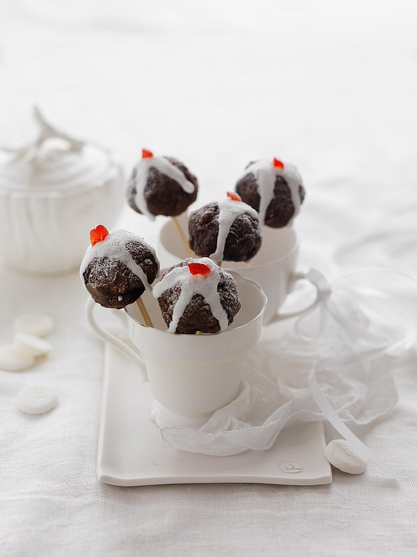 Weihnachtliche Cake Pops aus Christmas Pudding