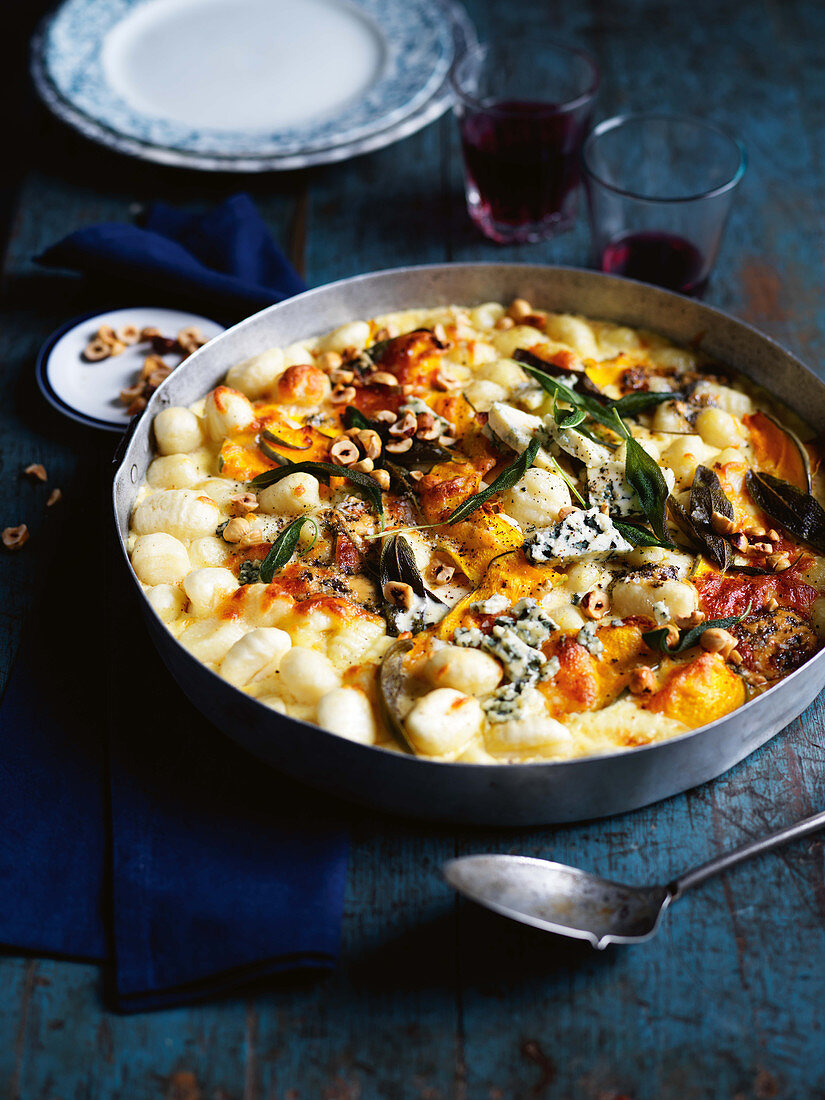 Gnocchi mit Kürbis, Salbei und Blauschimmelkäse, überbacken