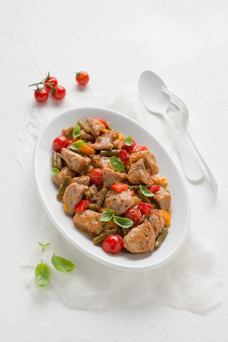 Kalbsragout mit Tomaten und Paprika