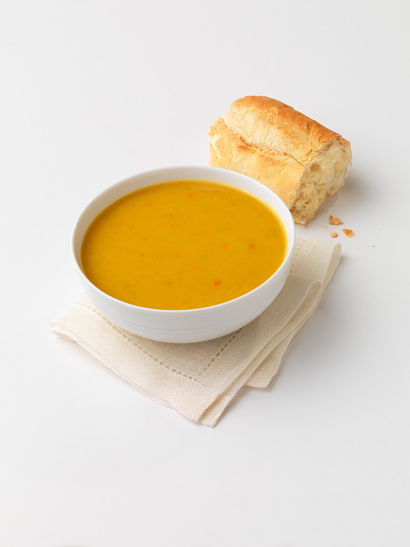 Kürbissuppe und Baguette