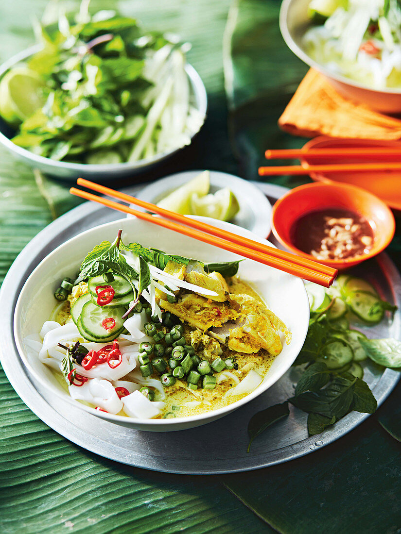 Green curry breakfast noodles