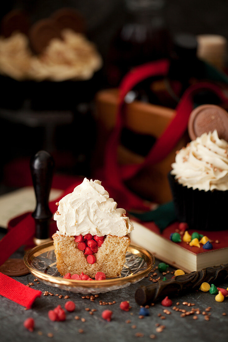 Harry Potter 'Gryffindor' pinata cupcakes with chocolate drops