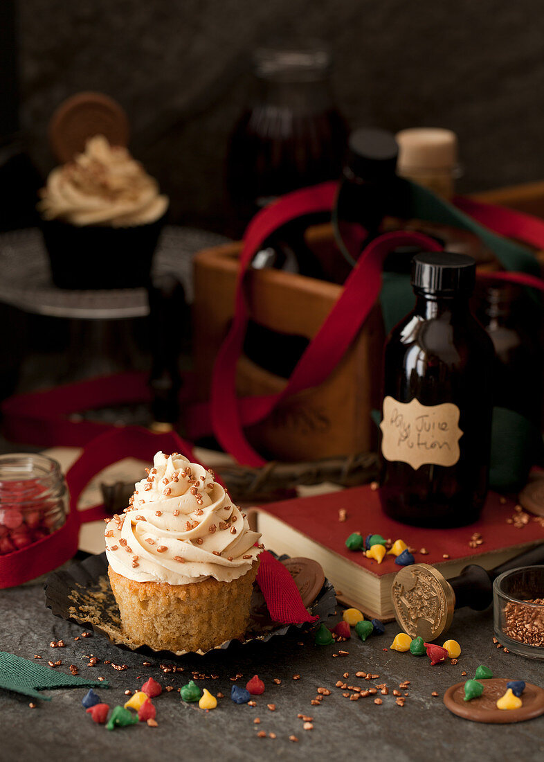 Harry Potter pinata cupcakes with chocolate drops