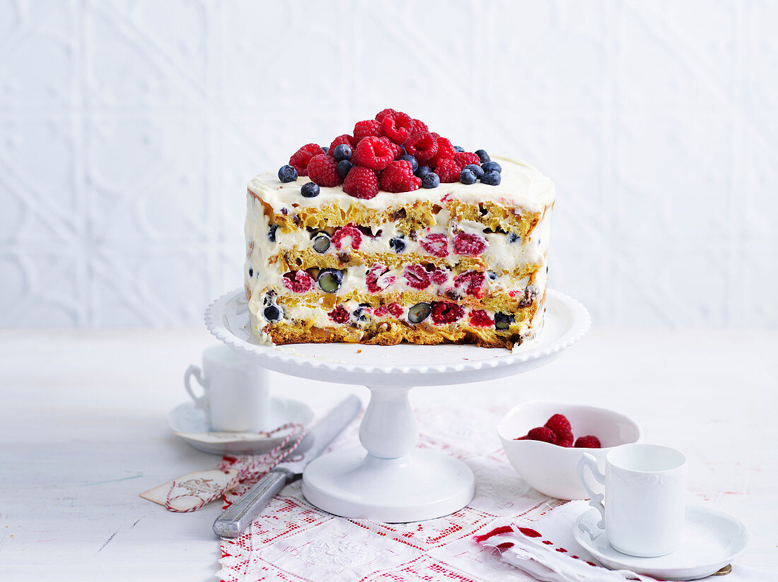 Panettone naked cake