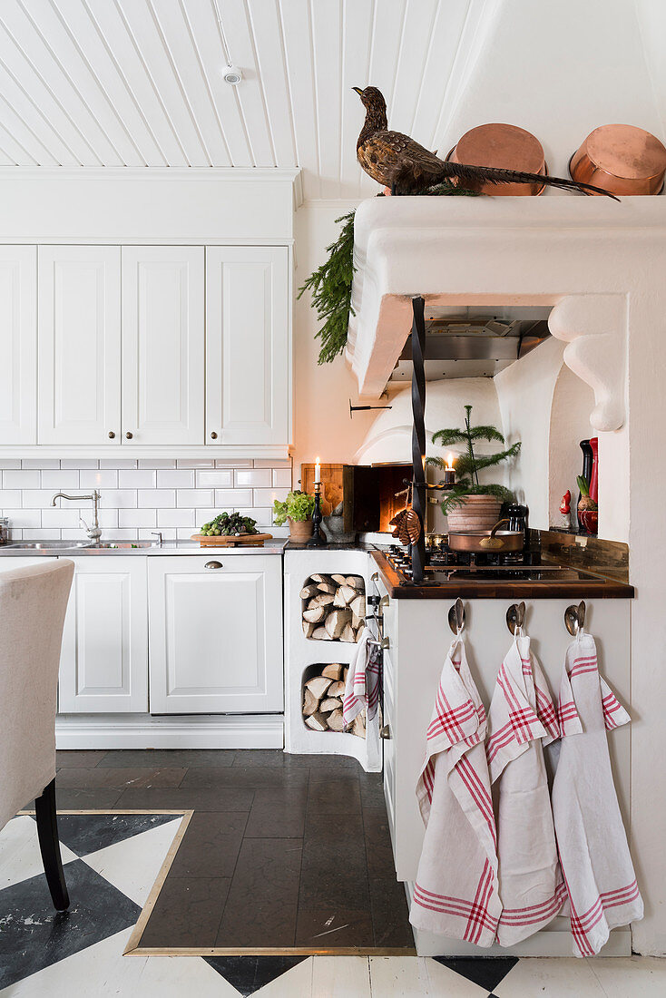 White country-house kitchen in Scandinavian style