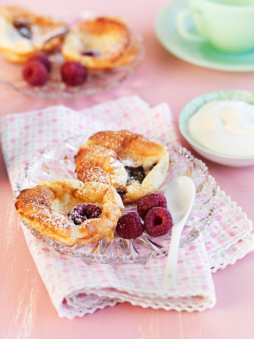 Pancake muffins with raspberries