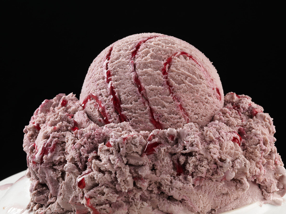Raspberry ice cream with raspberry sauce