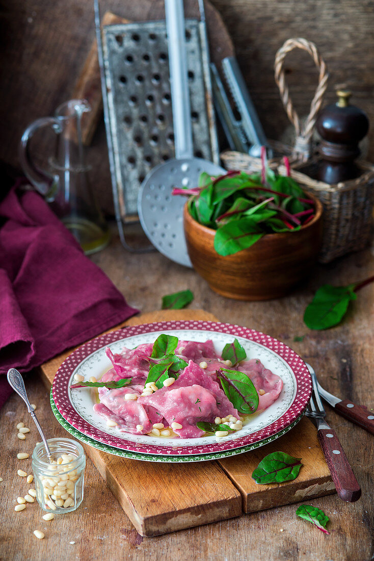 Rote-Bete-Ravioli mit Ricottafüllung