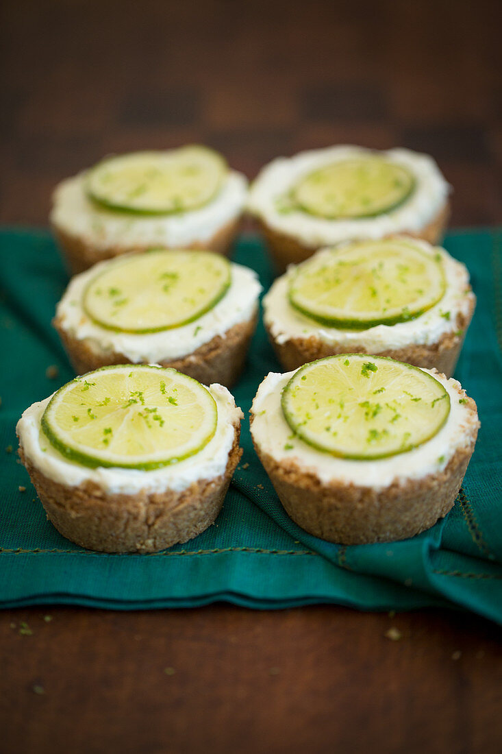 Mini-Käsekuchen mit Limetten