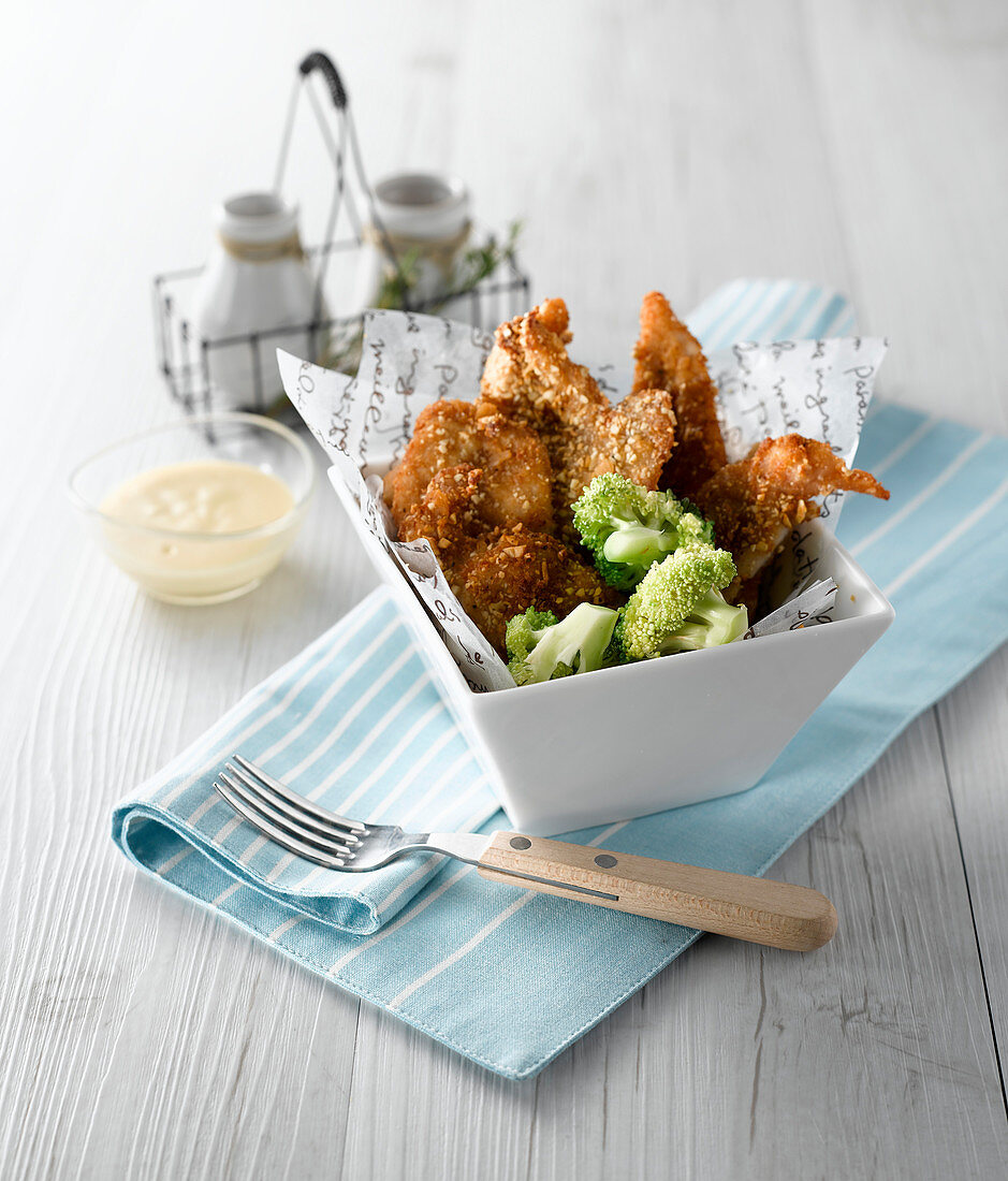 Fried chicken with broccoli