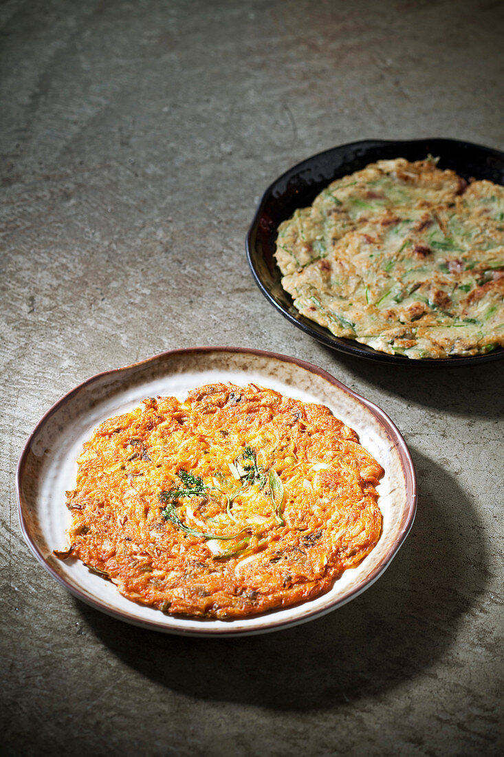 Kimchi-Pancake und Frühlingszwiebel-Pancake (Korea)