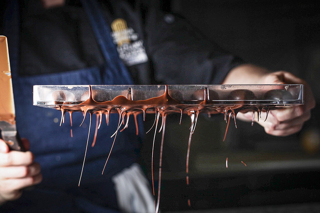 Melted chocolate in bowls