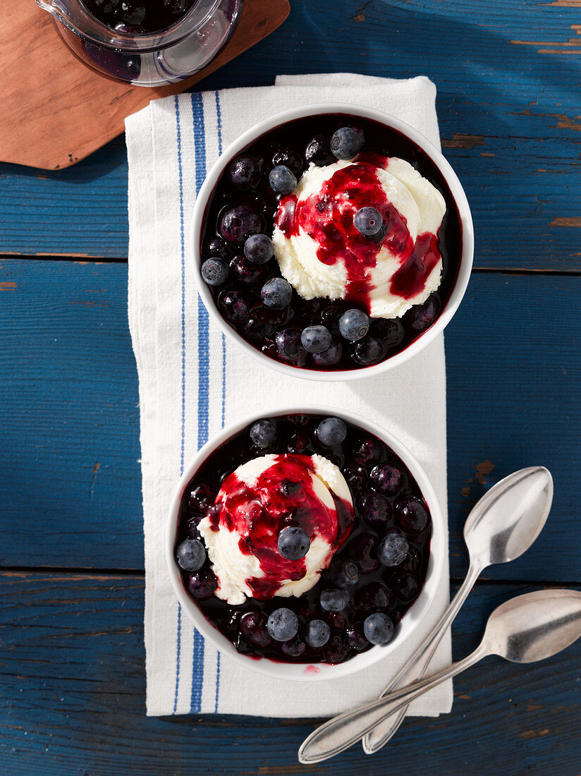 Blueberry compote with vanilla ice cream