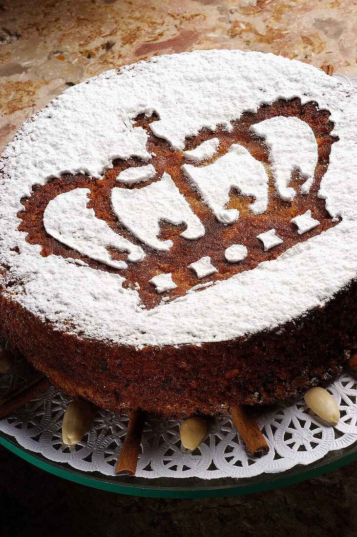 A King's cake with icing sugar (Portugal)