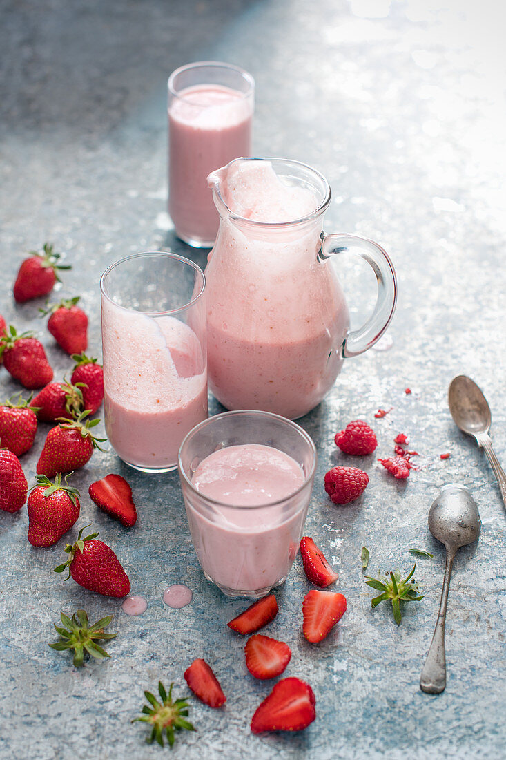 Erdbeer-Himbeer-Trinkjoghurt