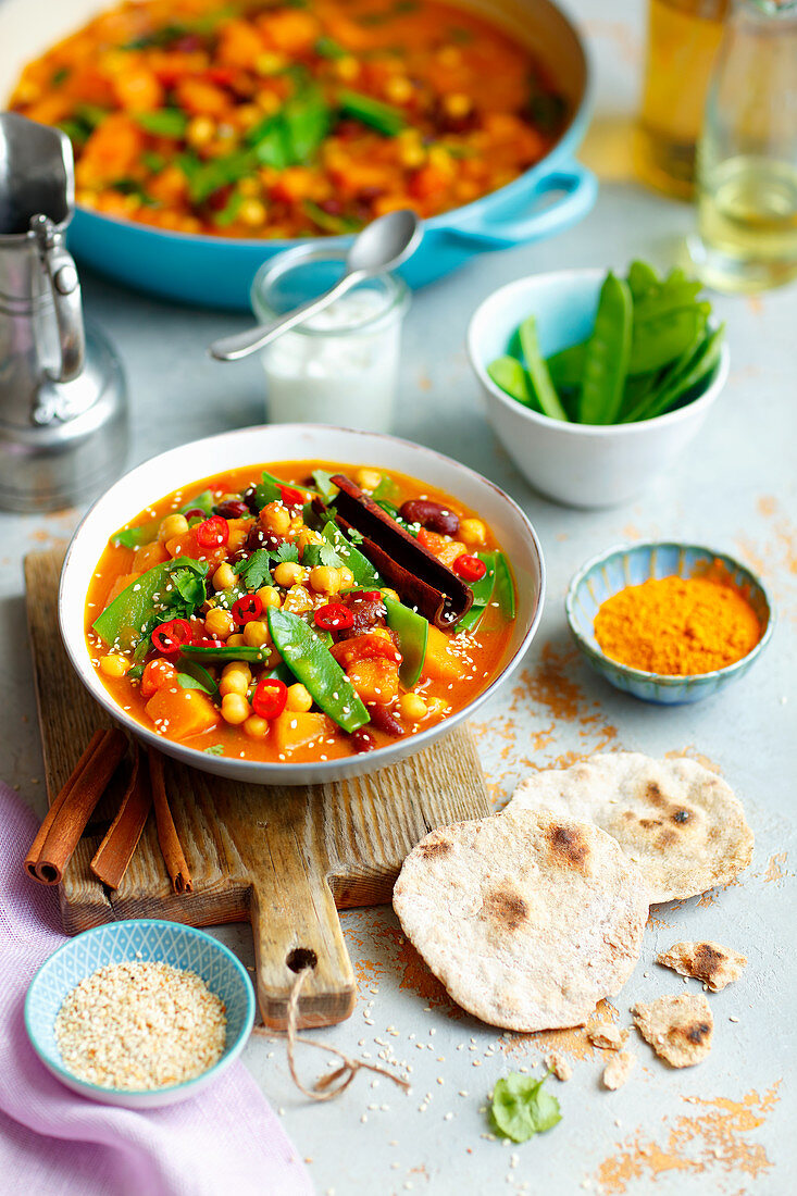 Vegetarian curry with chickpeas, bean and pumpkin