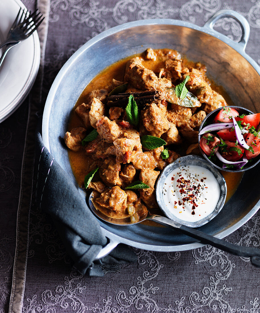 Chicken Korma with cinnamon, salsa, mint, tomatoes and red onion