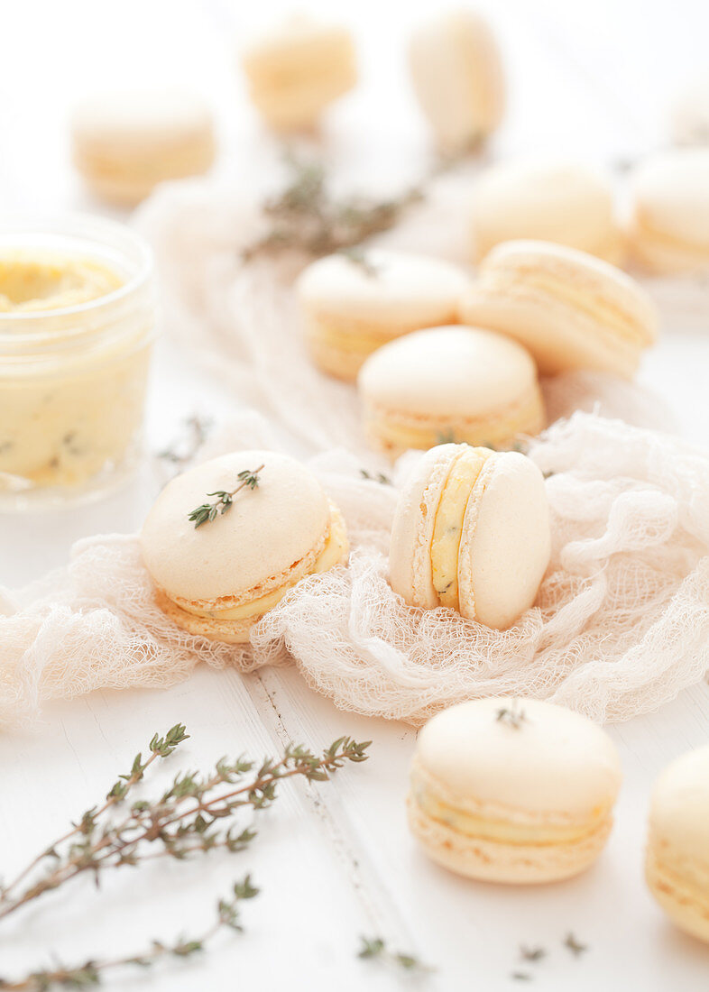 Orangen-Thymian-Macarons