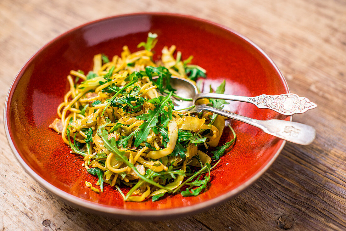 Nudeln mit Weißkochl und Rucola