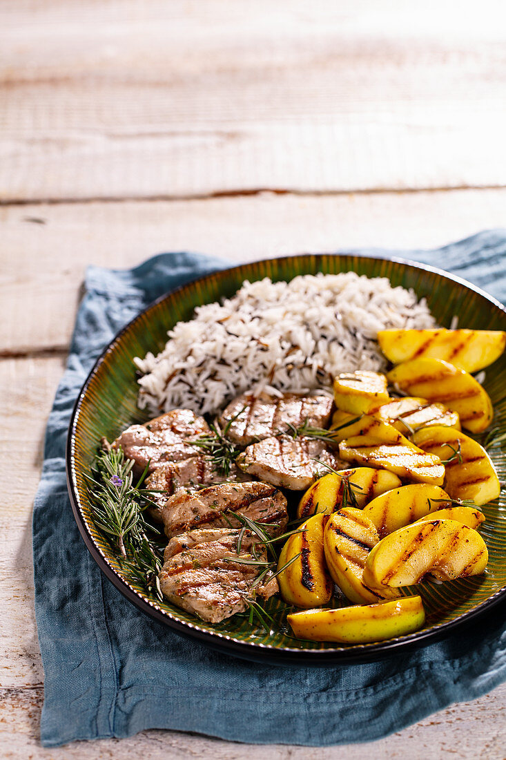 Grilled pork and peaches with rice