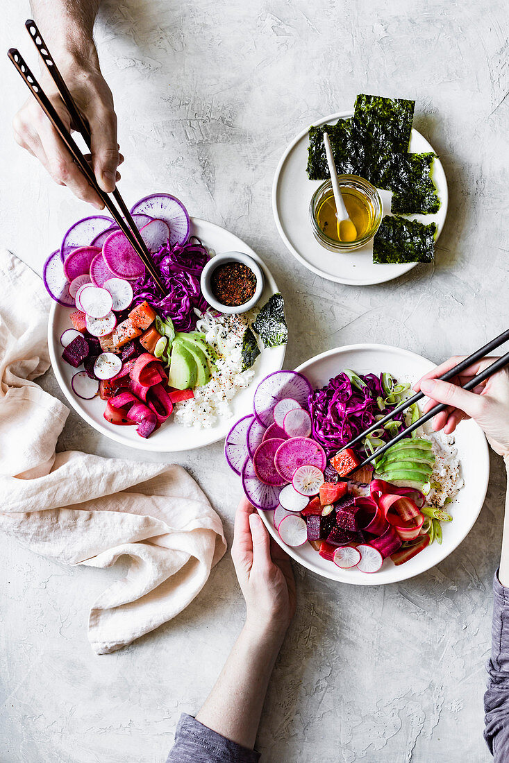 Vegane Poke Bowl mit Rüben (glutenfrei)