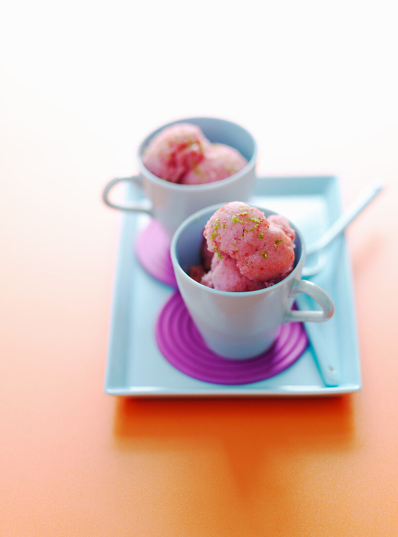 Strawberry sorbet in cups