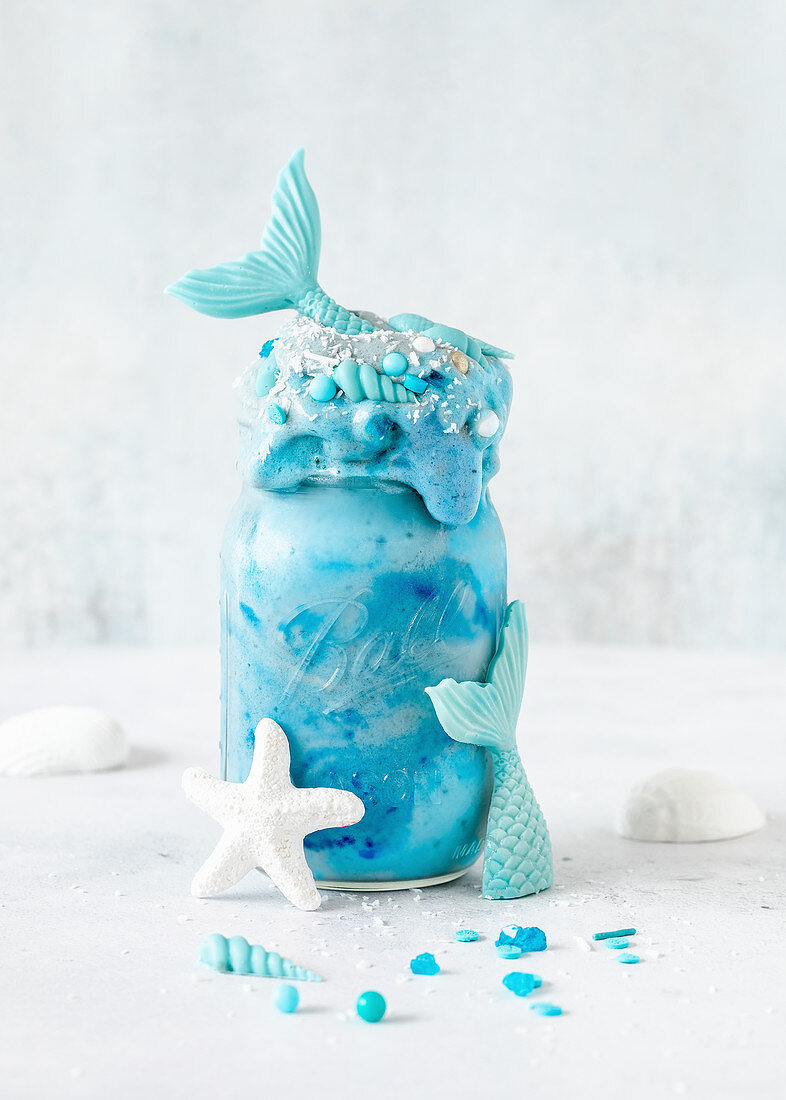 Blauer Meerjungfrauen-Shake