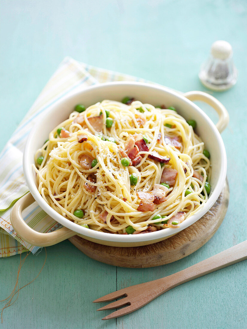 Spaghetti Carbonara mit Erbsen