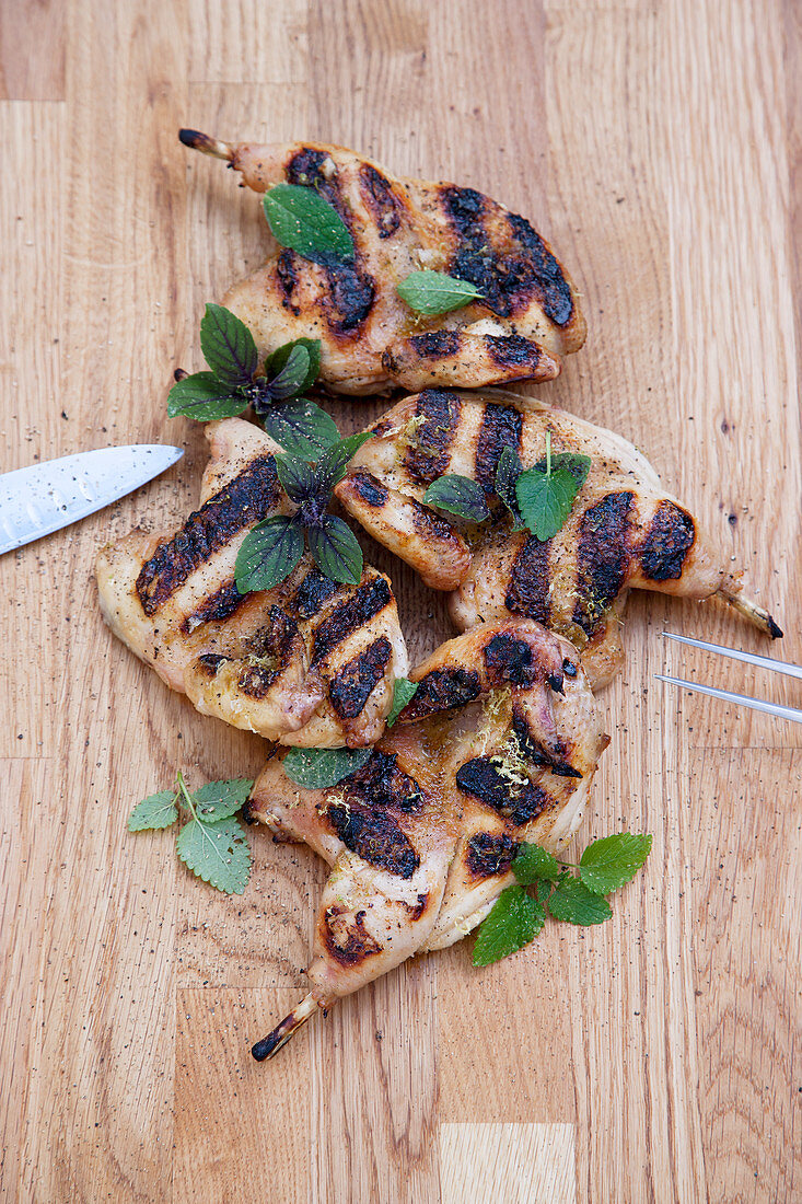 Gegrilltes Caipirinha-Hähnchen