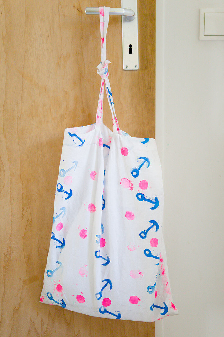 Cloth bag printed with pattern of anchors (DIY foam rubber stamp)