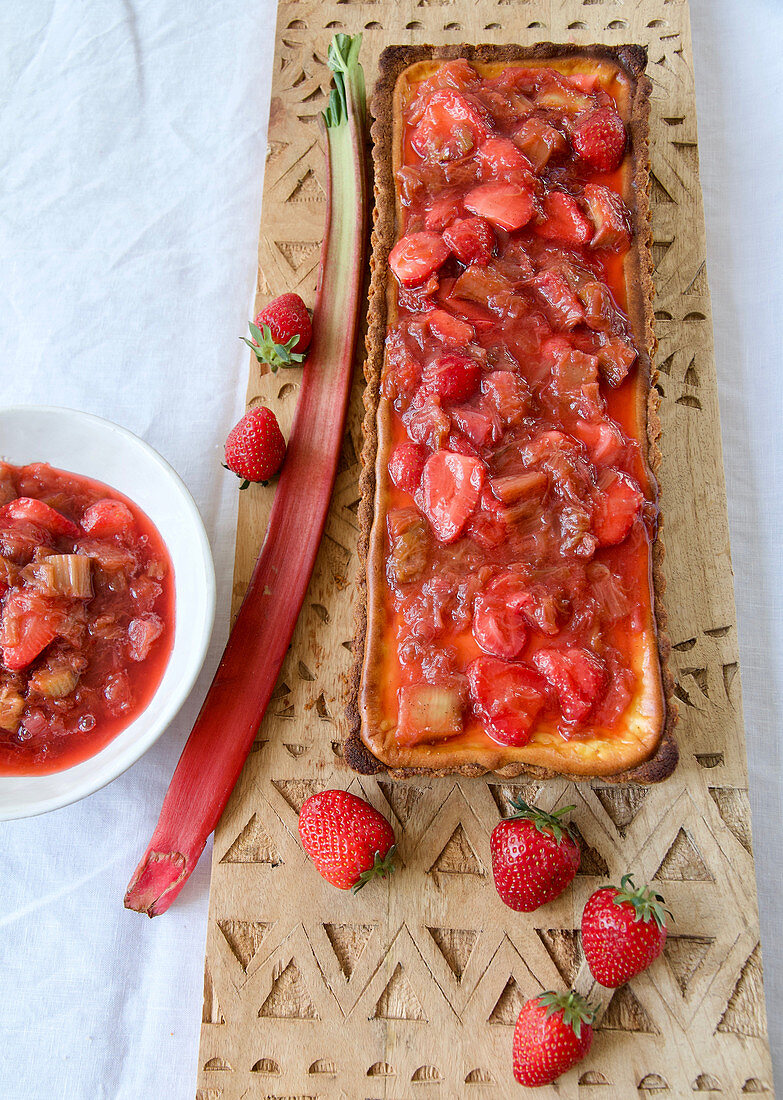 Strawberry and rhubarb cheesecake