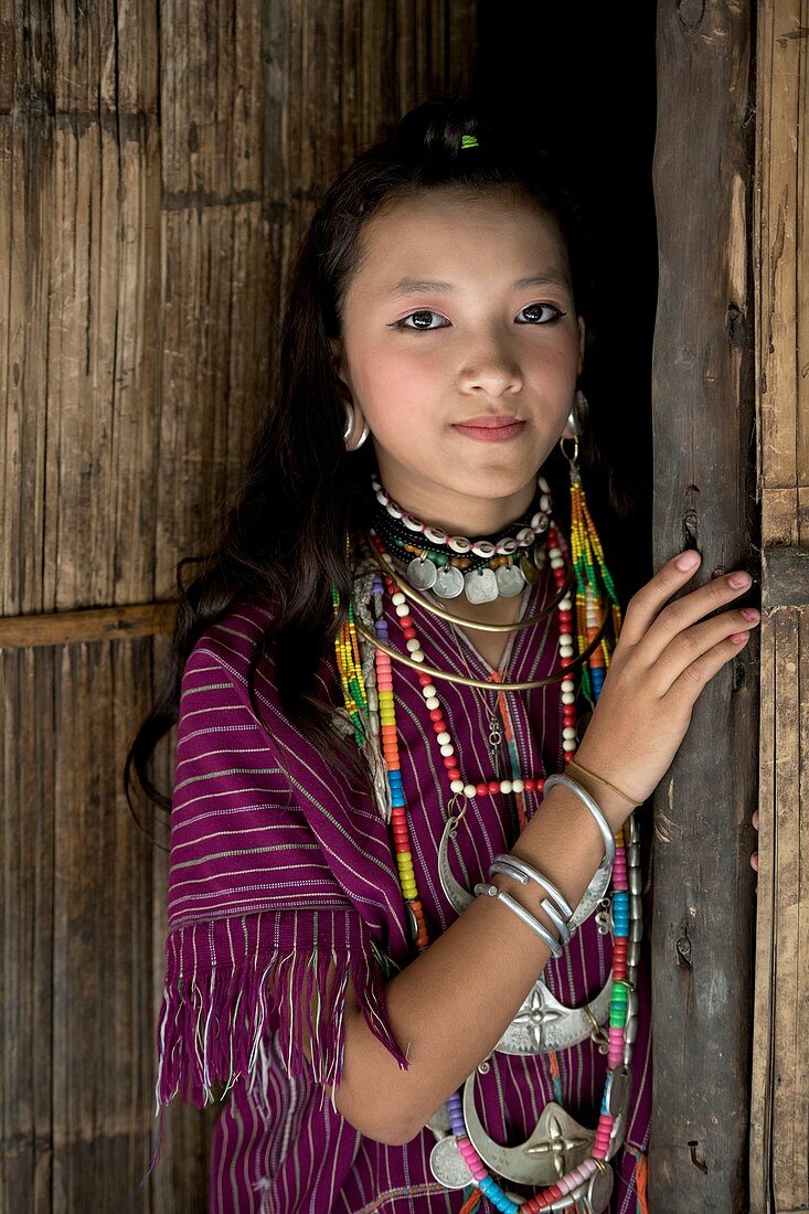 Young Kayaw girl