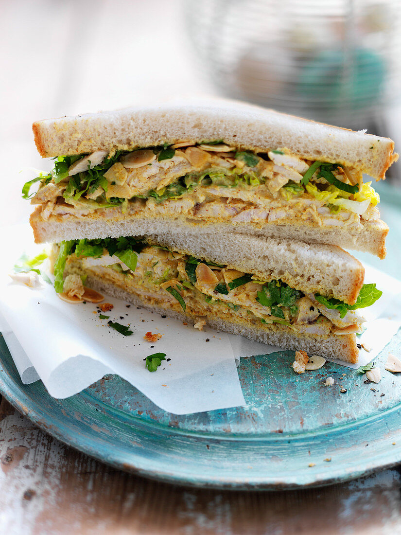 Sandwich mit Coronation Chicken