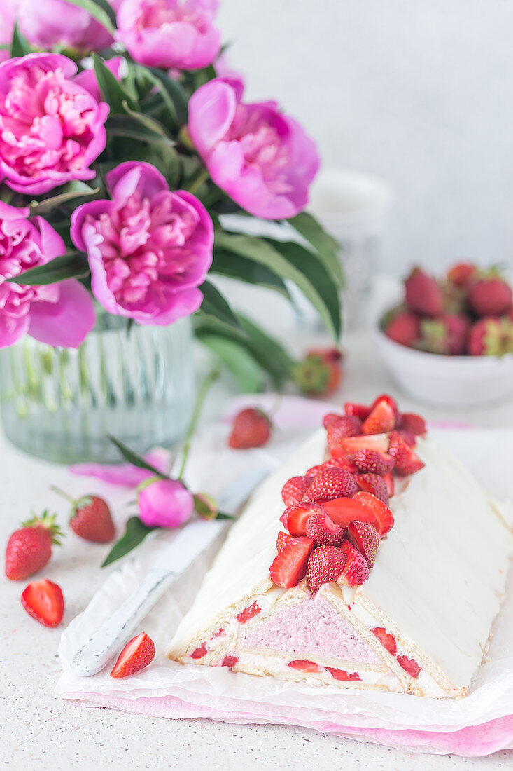 Strawberry no bake cheesecake