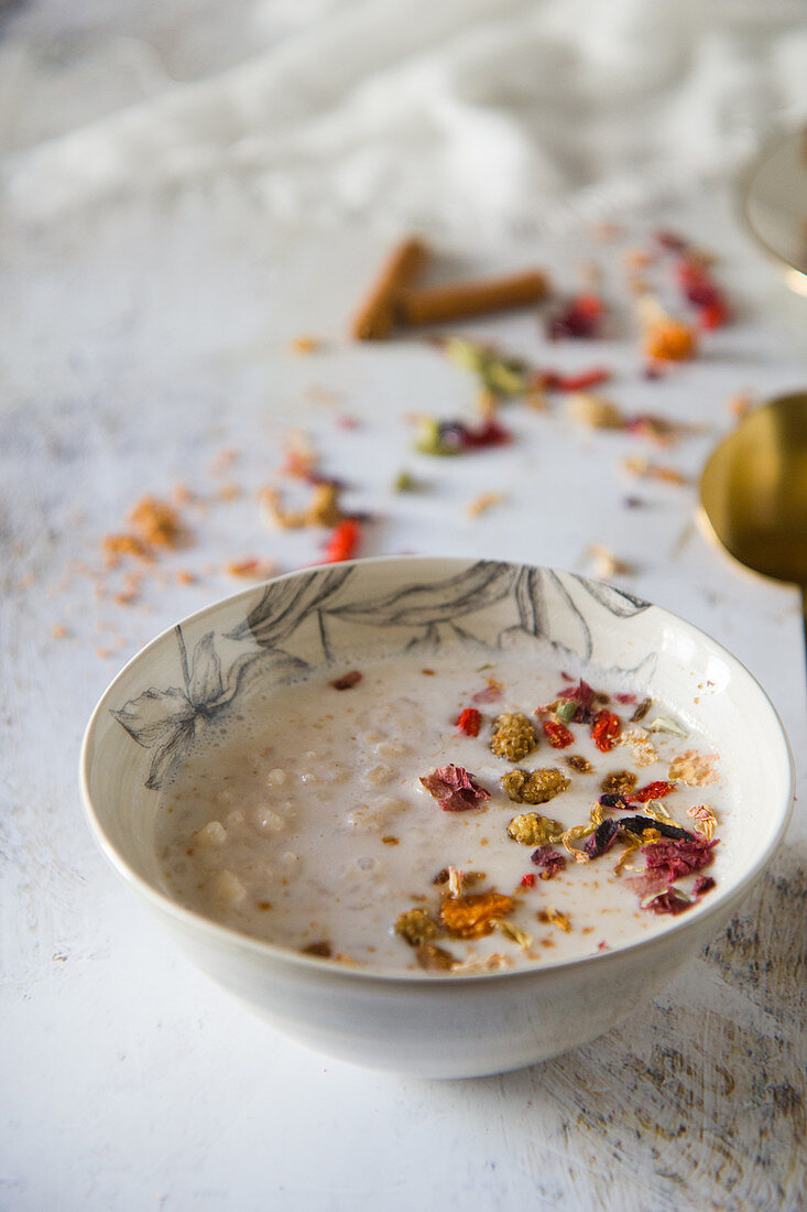 Rice pudding with edible flowers