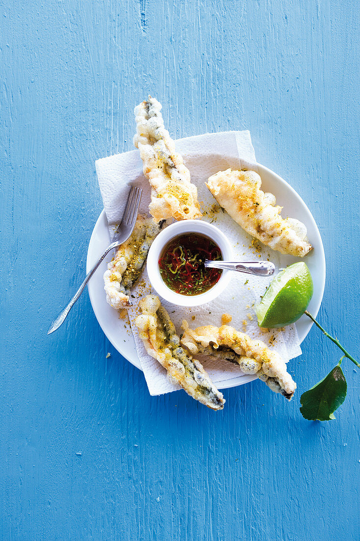 Karibisches Forellen-Tempura mit süß-scharfem Dip