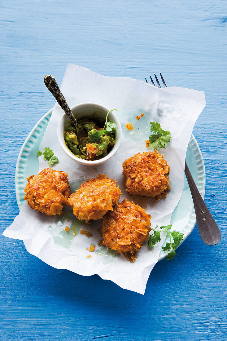 Baked prawn nuggets with avocado dip (Caribbean)